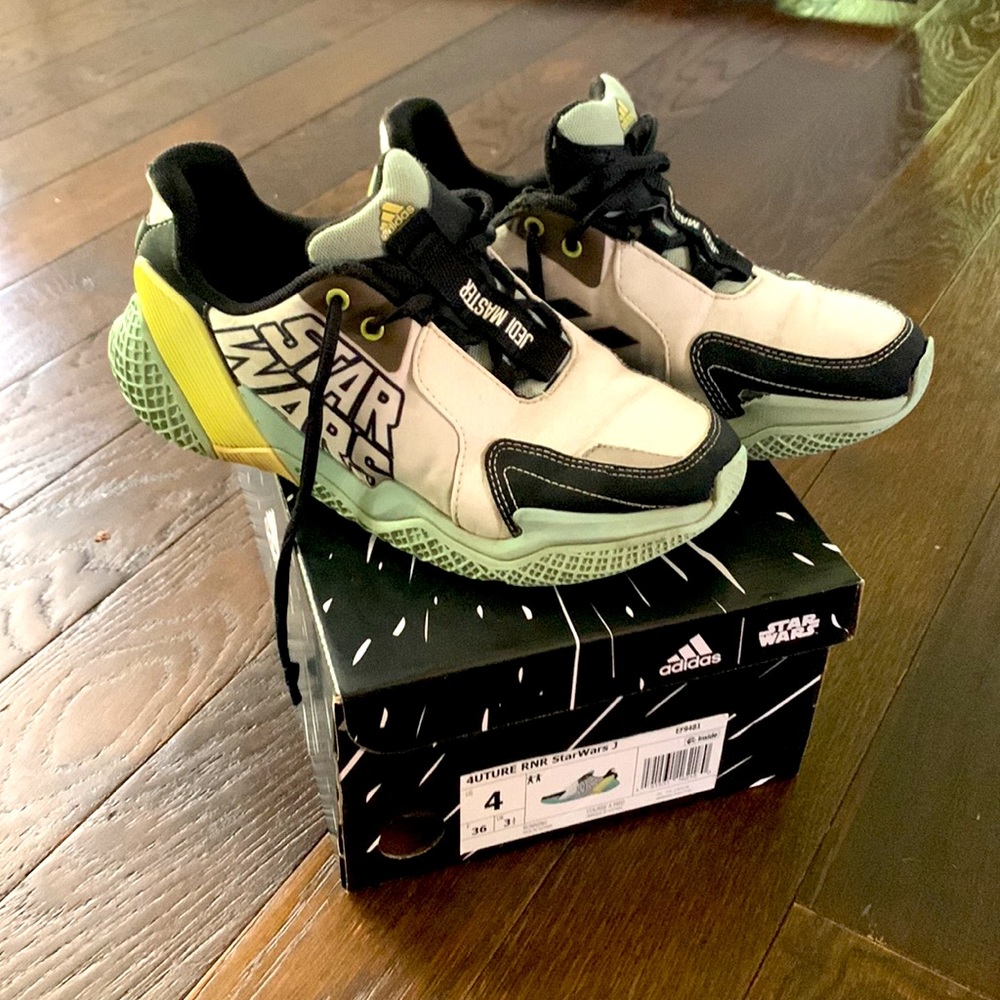 Adidas Boys Star Wars Sneaker Size 4